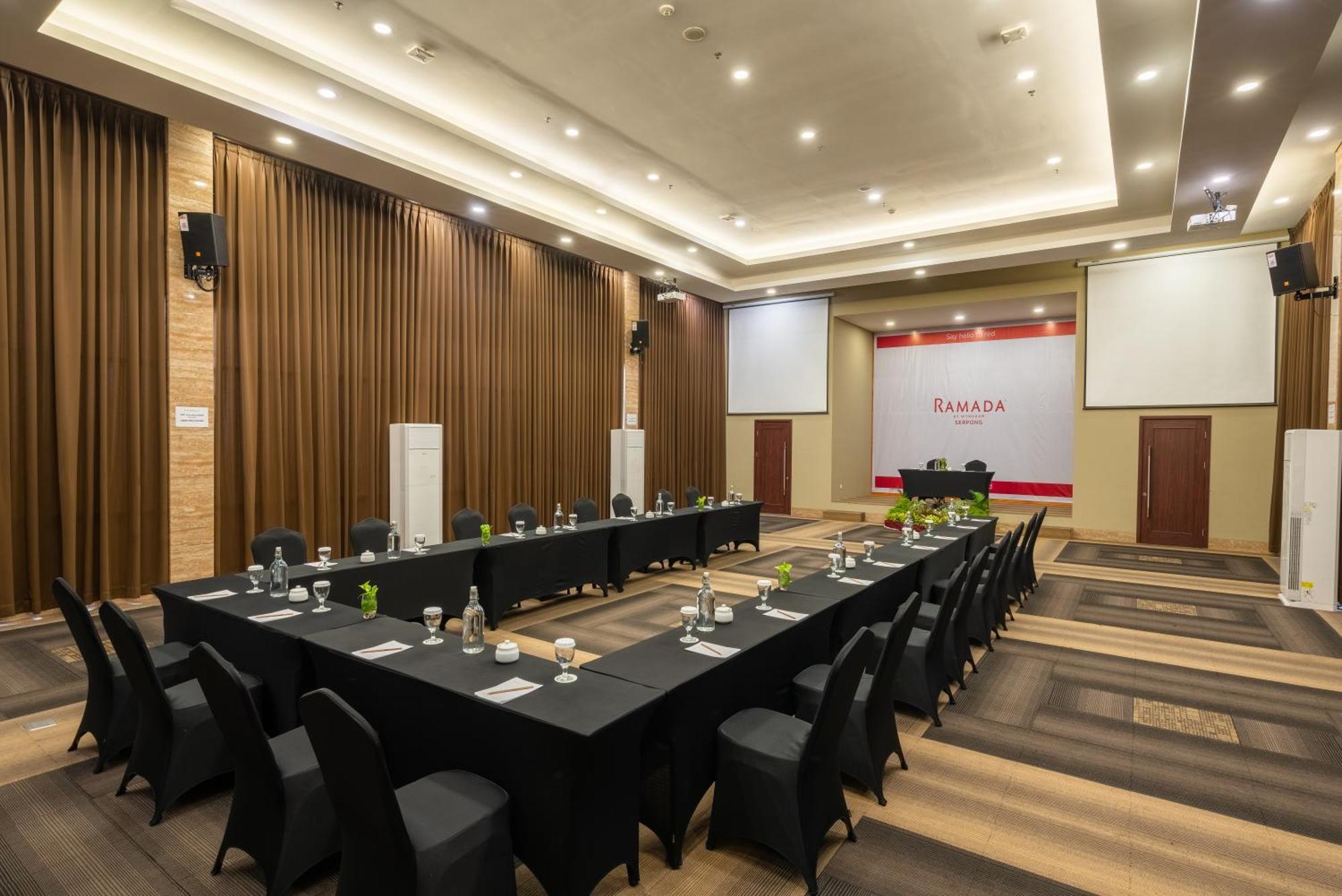 Ramada By Wyndham Serpong Kültér fotó