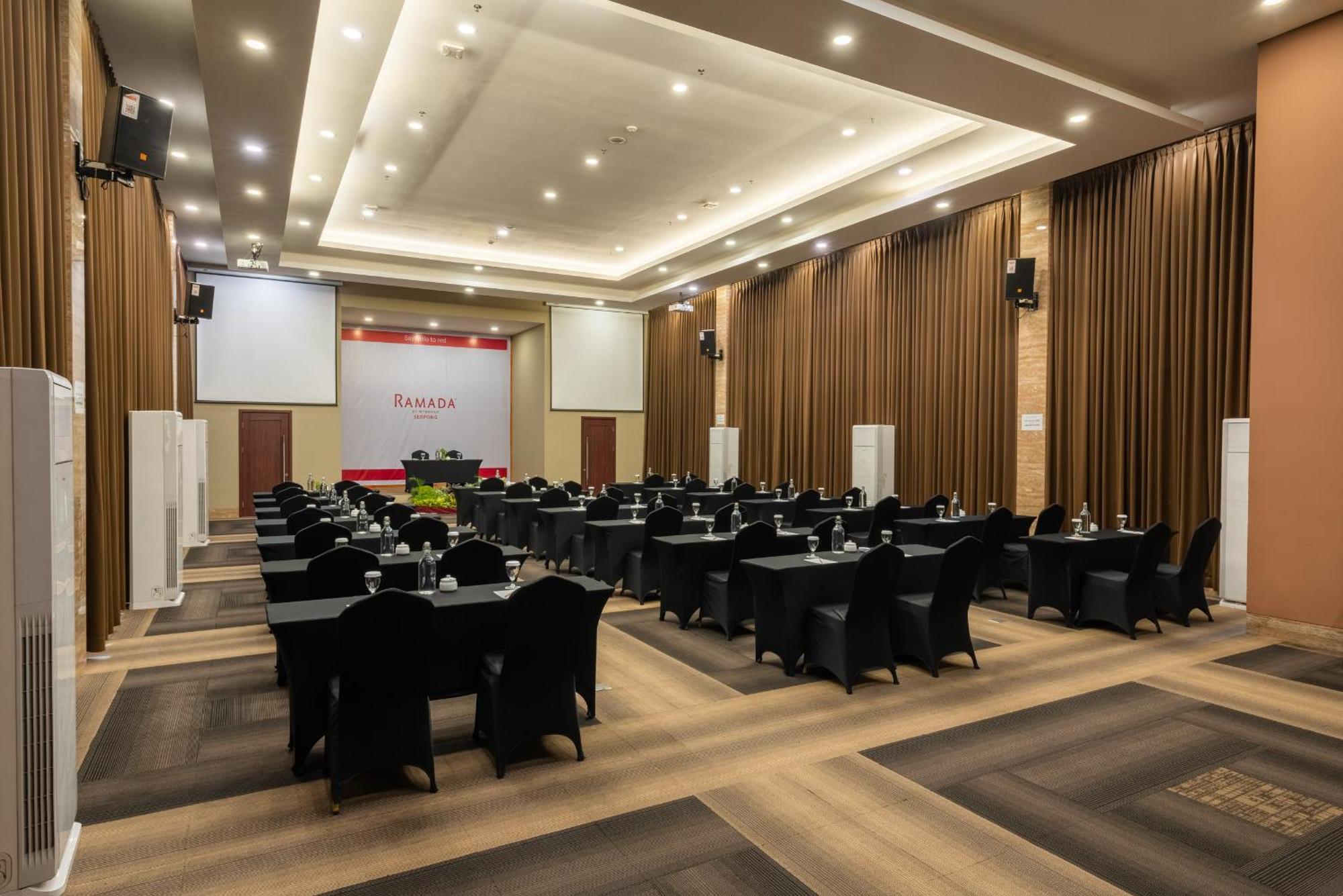 Ramada By Wyndham Serpong Kültér fotó