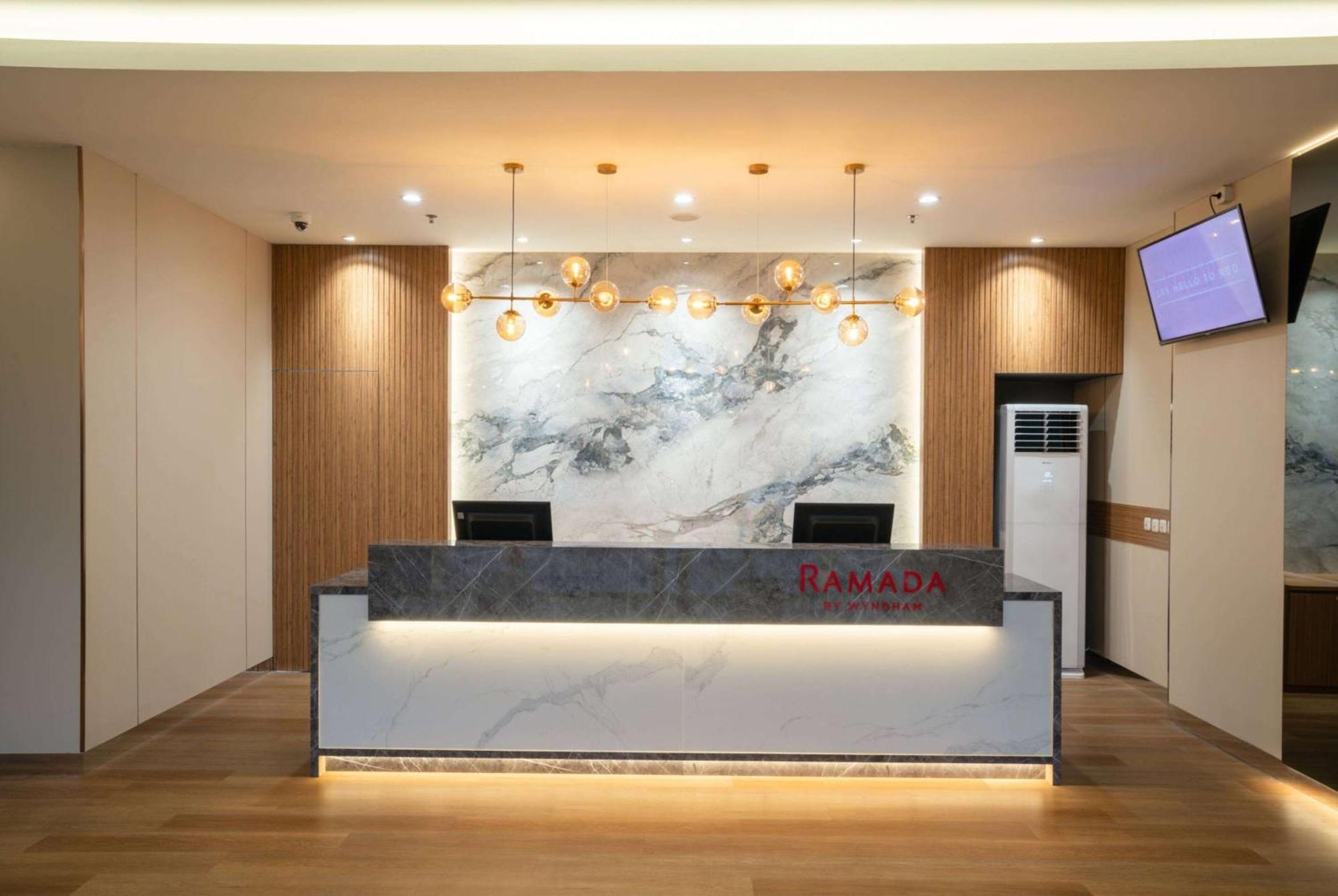 Ramada By Wyndham Serpong Kültér fotó