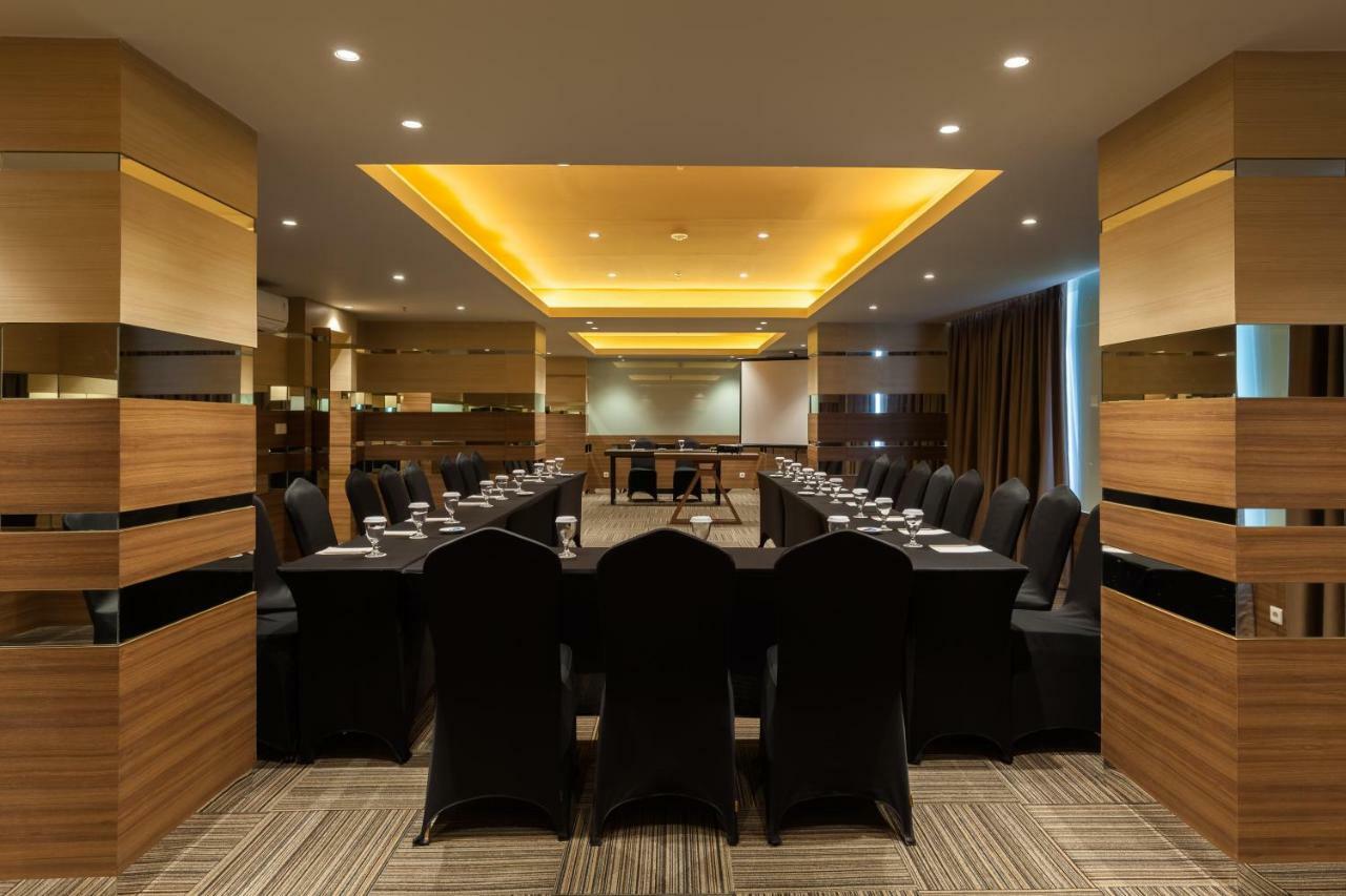 Ramada By Wyndham Serpong Kültér fotó
