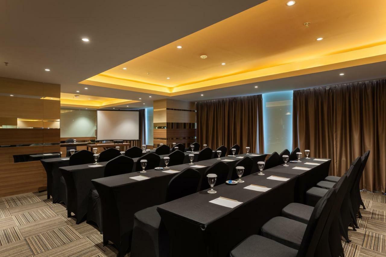 Ramada By Wyndham Serpong Kültér fotó